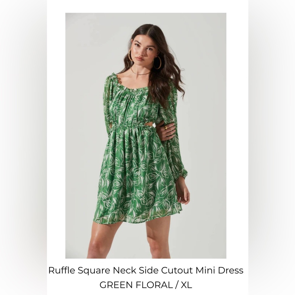 ASTR Green floral printed dress with side cutout